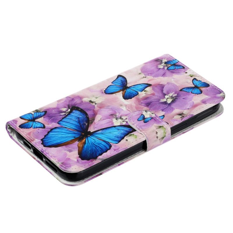 Kuoret Motorola Edge 50 Purple Flowers And Blue Butterflies Premium